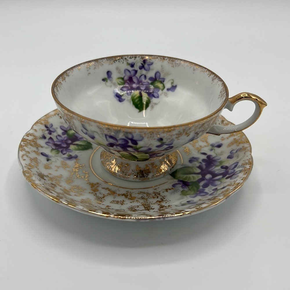 NAPCO CHINA ORIGINAL HAND PAINTED TEACUP SET PURPLE VIOLETS GOLD TRIM